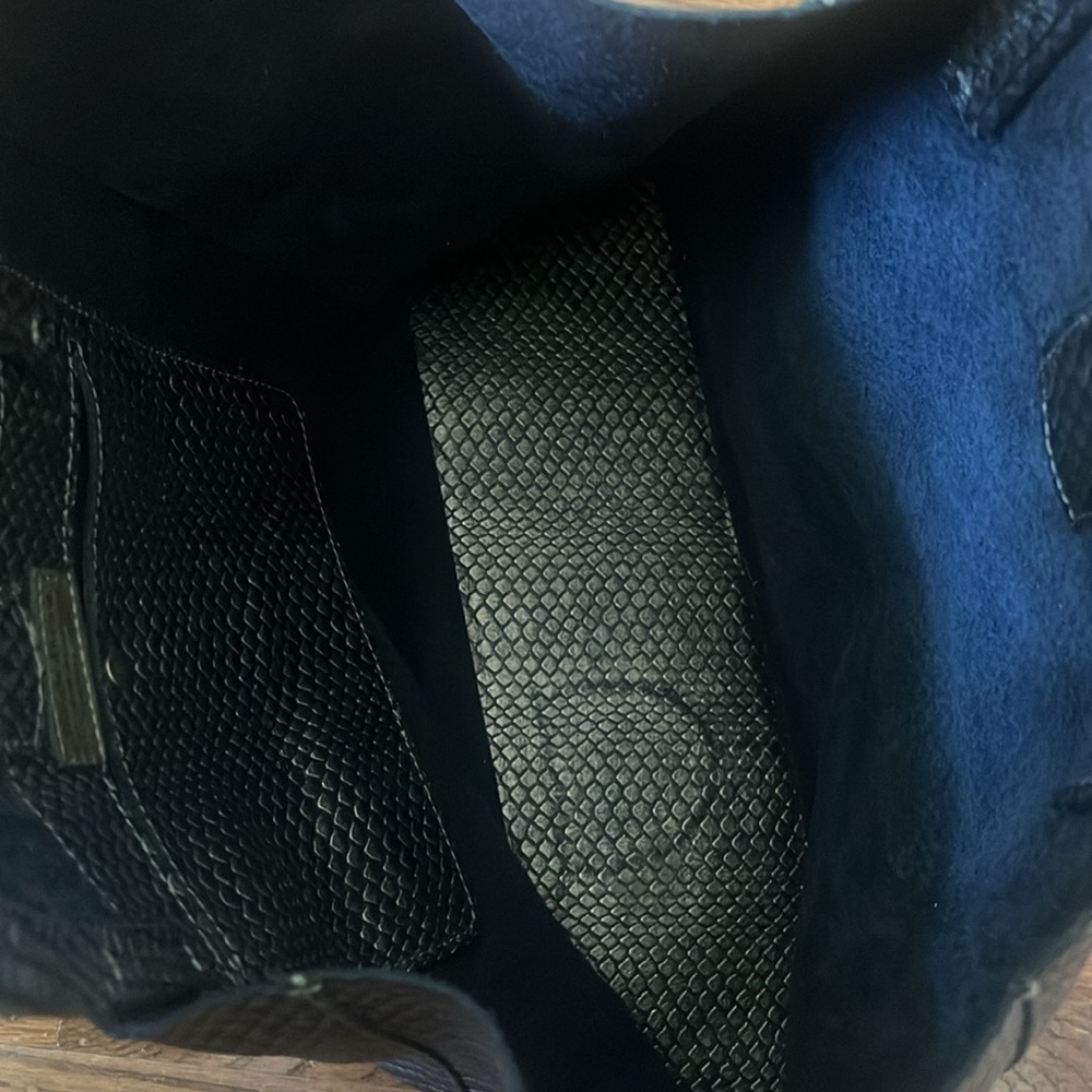 Streets Ahead Leather Elegant Black and Gold Tote Bag - Picture 6 of 11